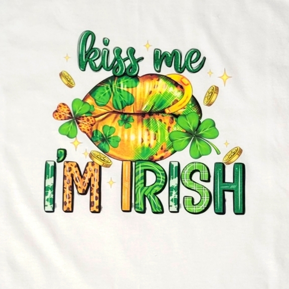 Kiss Me, I'm Irish St. Patrick's Day T-shirt Size M - NWT - Picture 1 of 7